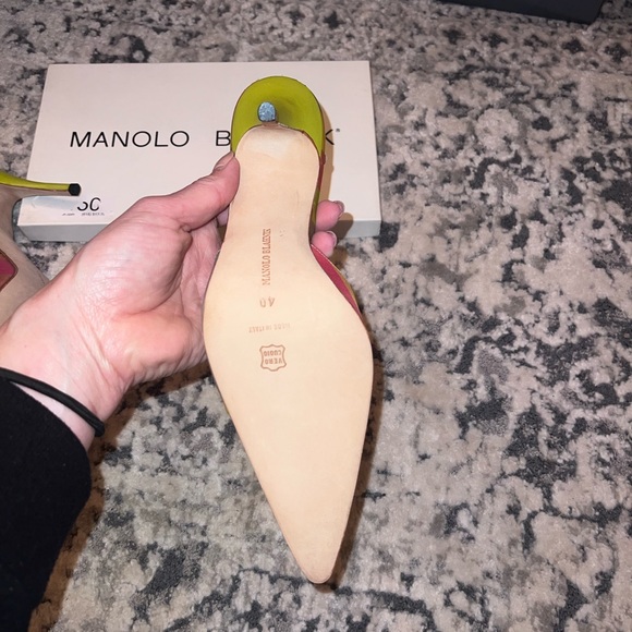 COPY - Carrie Bradshaw Manolo mules in multi/mint condition sz 10b - Picture 4 of 11